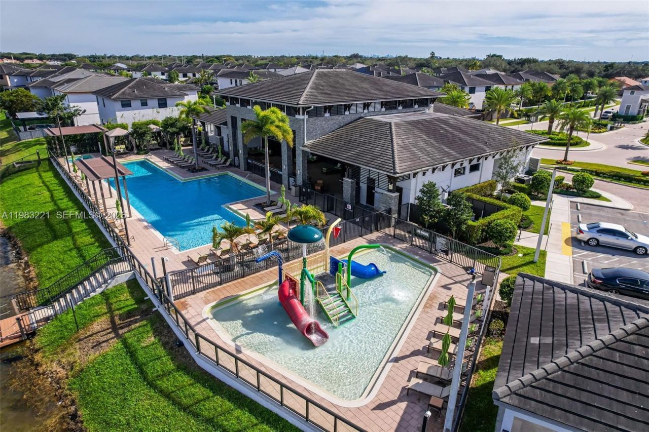 15540 NW 88th Ave , Unit 15540, Miami Lakes, FL 33018 Photo