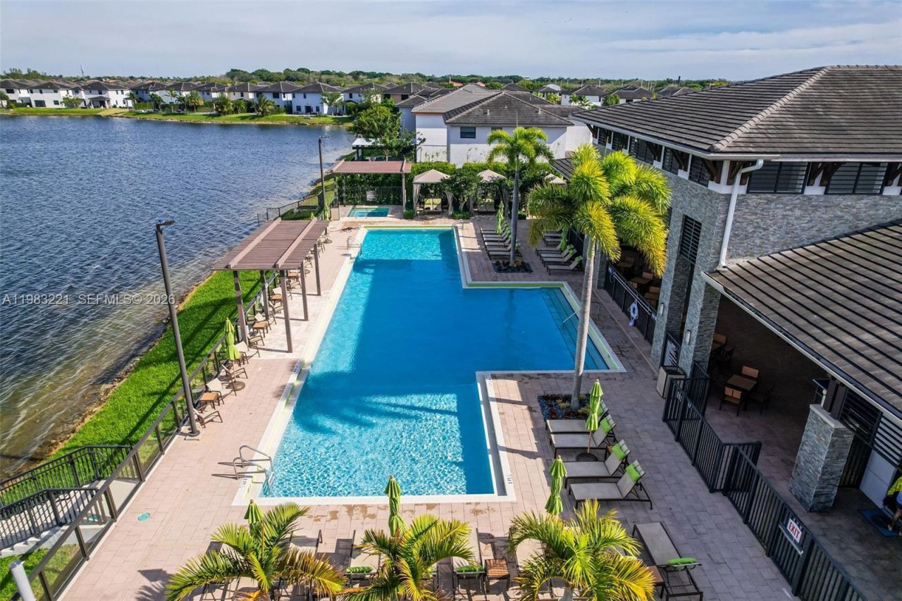 15540 NW 88th Ave , Unit 15540, Miami Lakes, FL 33018 Photo