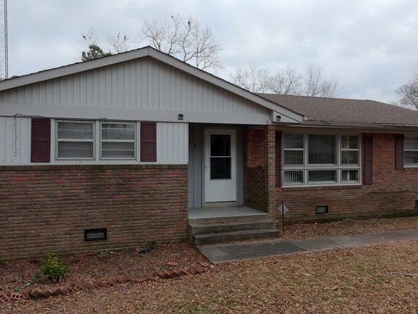 724 Paula Street , Bolivar, TN 38008