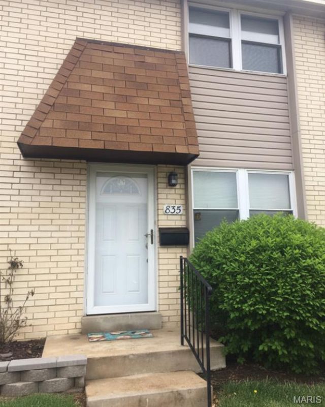 835 Lilybud Court, Ballwin, MO 63011 Main Photo