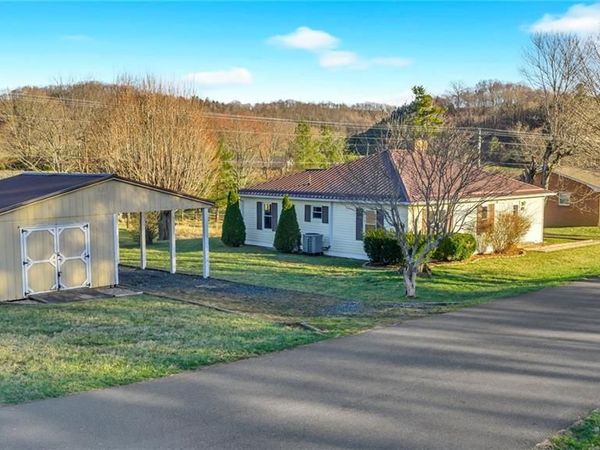 186 King Street , West Jefferson, NC 28694