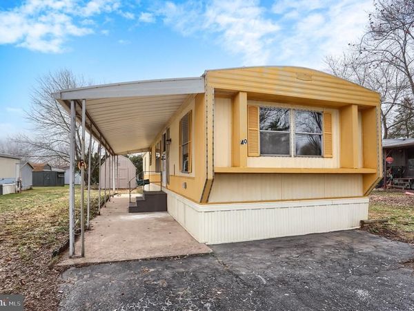 40 REDWOOD LANE, CARLISLE, PA 17015