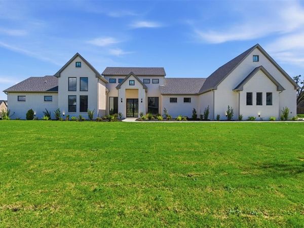 5825 Grey Wolf Court, Fort Worth, TX 76140