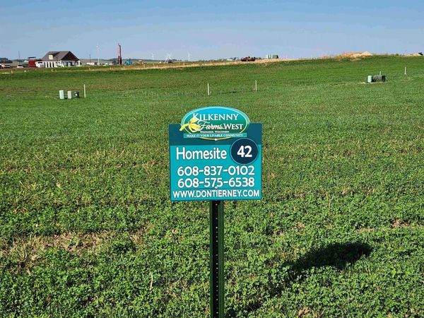 1513 S Holiday Drive, Waunakee, WI 53597