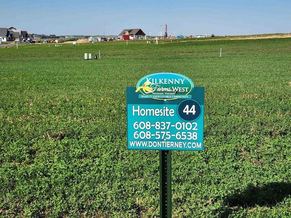 1521 Holiday Drive, Waunakee, WI 53597