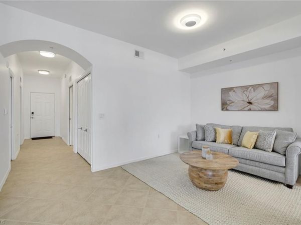 2740 Cypress Trace CIR, Unit 2717, NAPLES, FL 34119