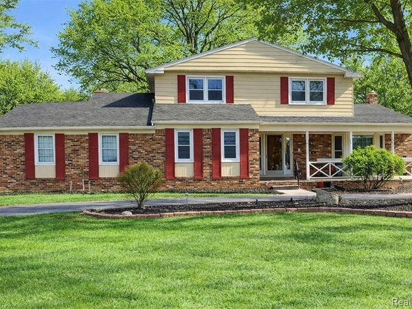 28746 Ramblewood Drive, Farmington Hills, MI 48334