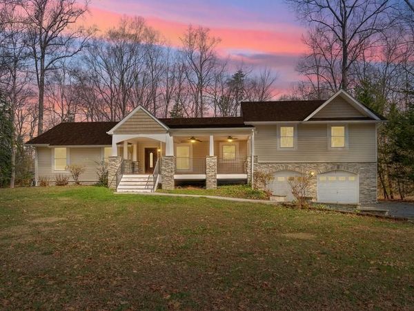 215 LAKEWOOD LANDING DRIVE , BUMPASS, VA 23024