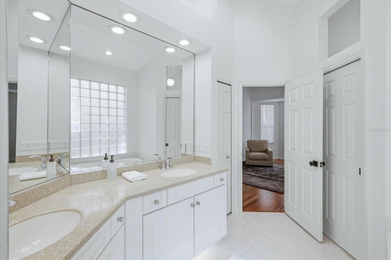 7904 Hampton Court, University Park, FL 34201 Photo
