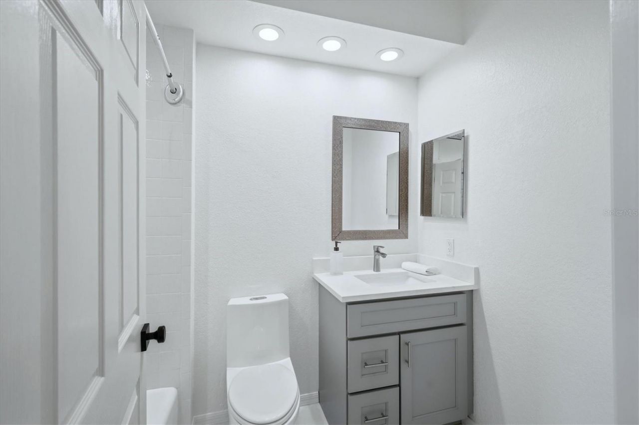 7904 Hampton Court , University Park, FL 34201 Photo