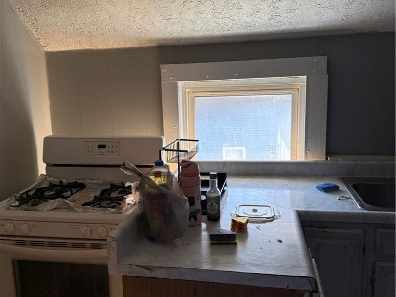 2083 W 42nd Street, Cleveland, OH 44113 Photo 5