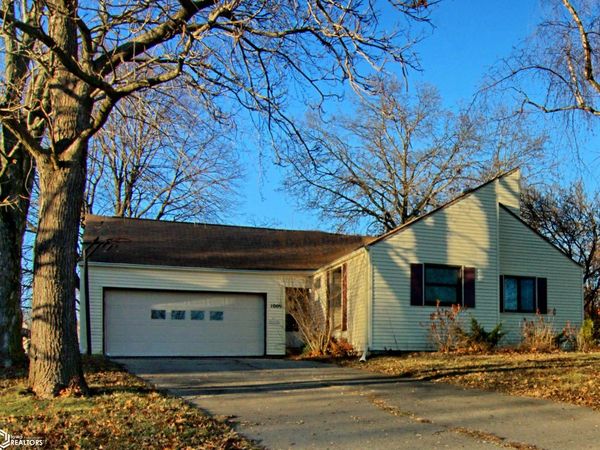1009 Southview Drive, Fairfield, IA 52556