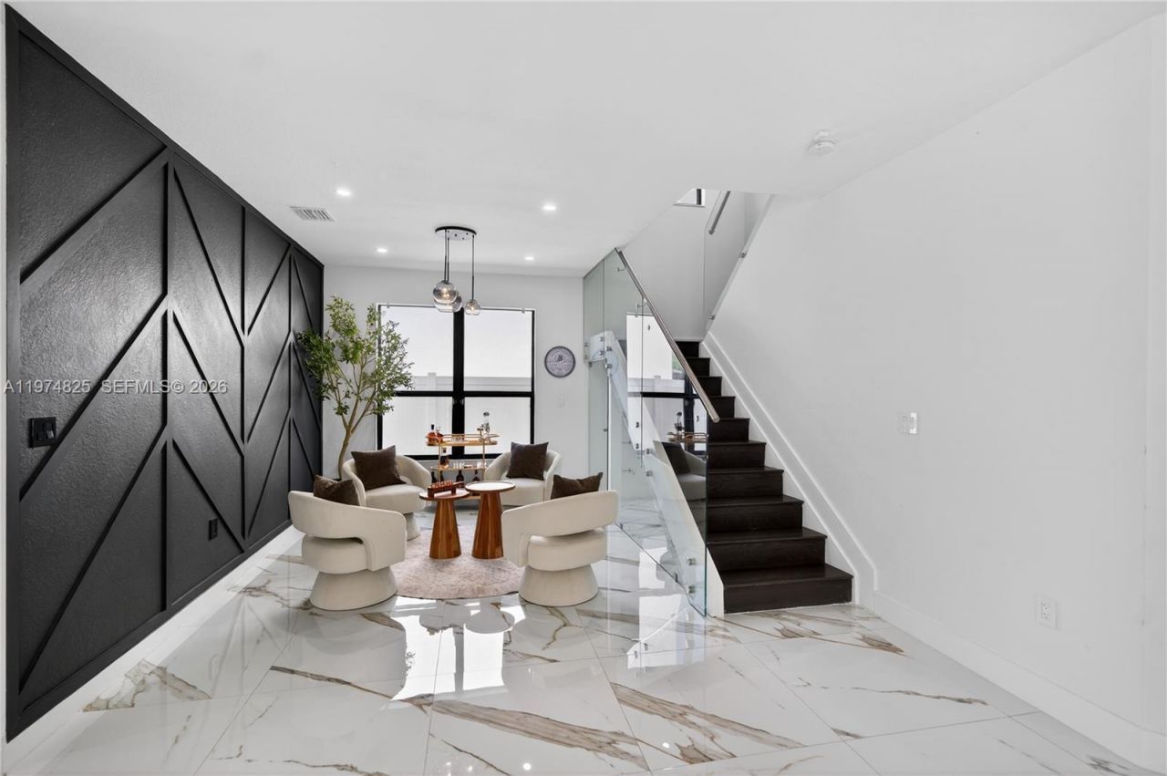 3542 W 93rd Pl, Hialeah, FL 33018 Photo