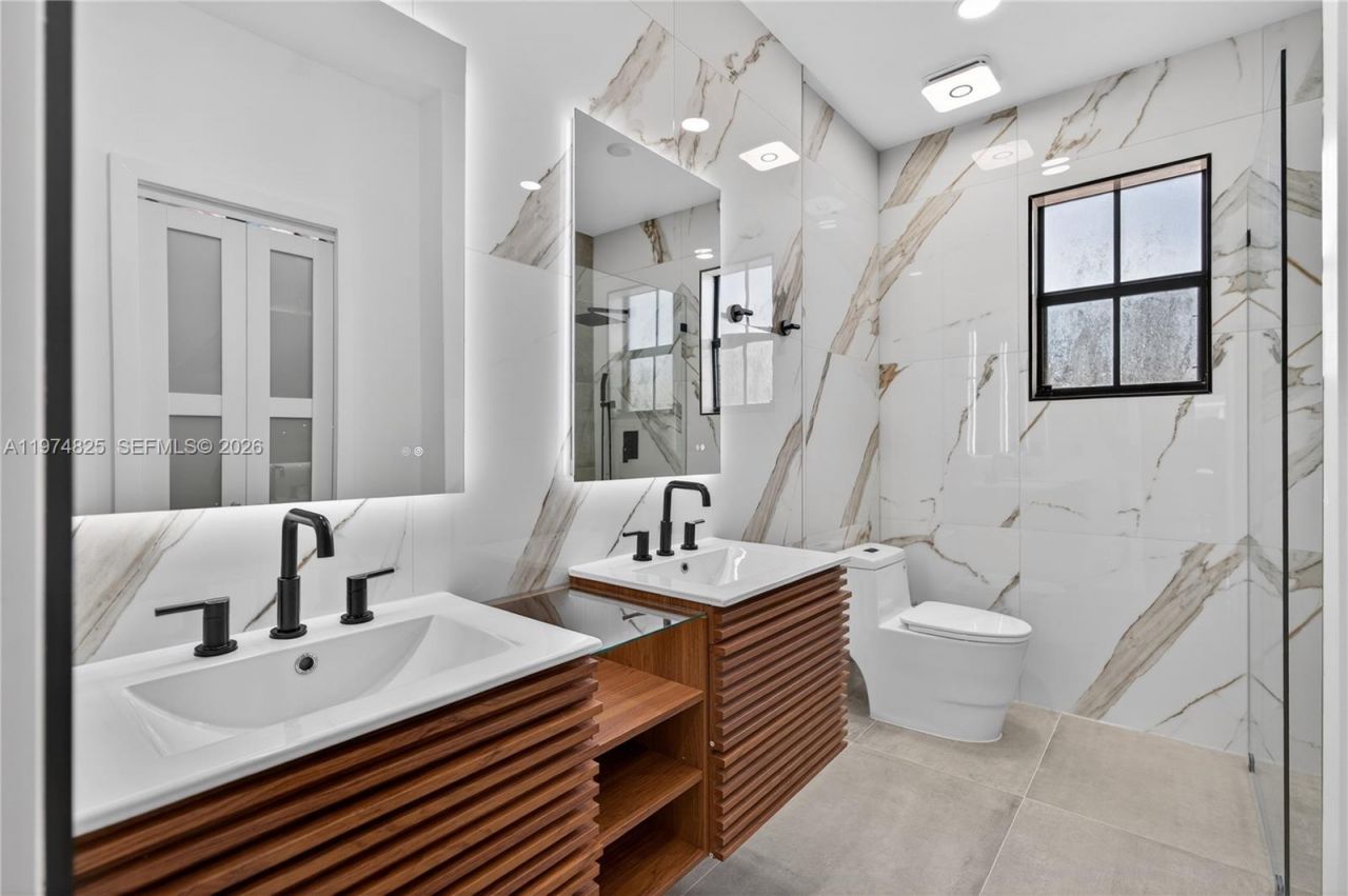 3542 W 93rd Pl, Hialeah, FL 33018 Photo