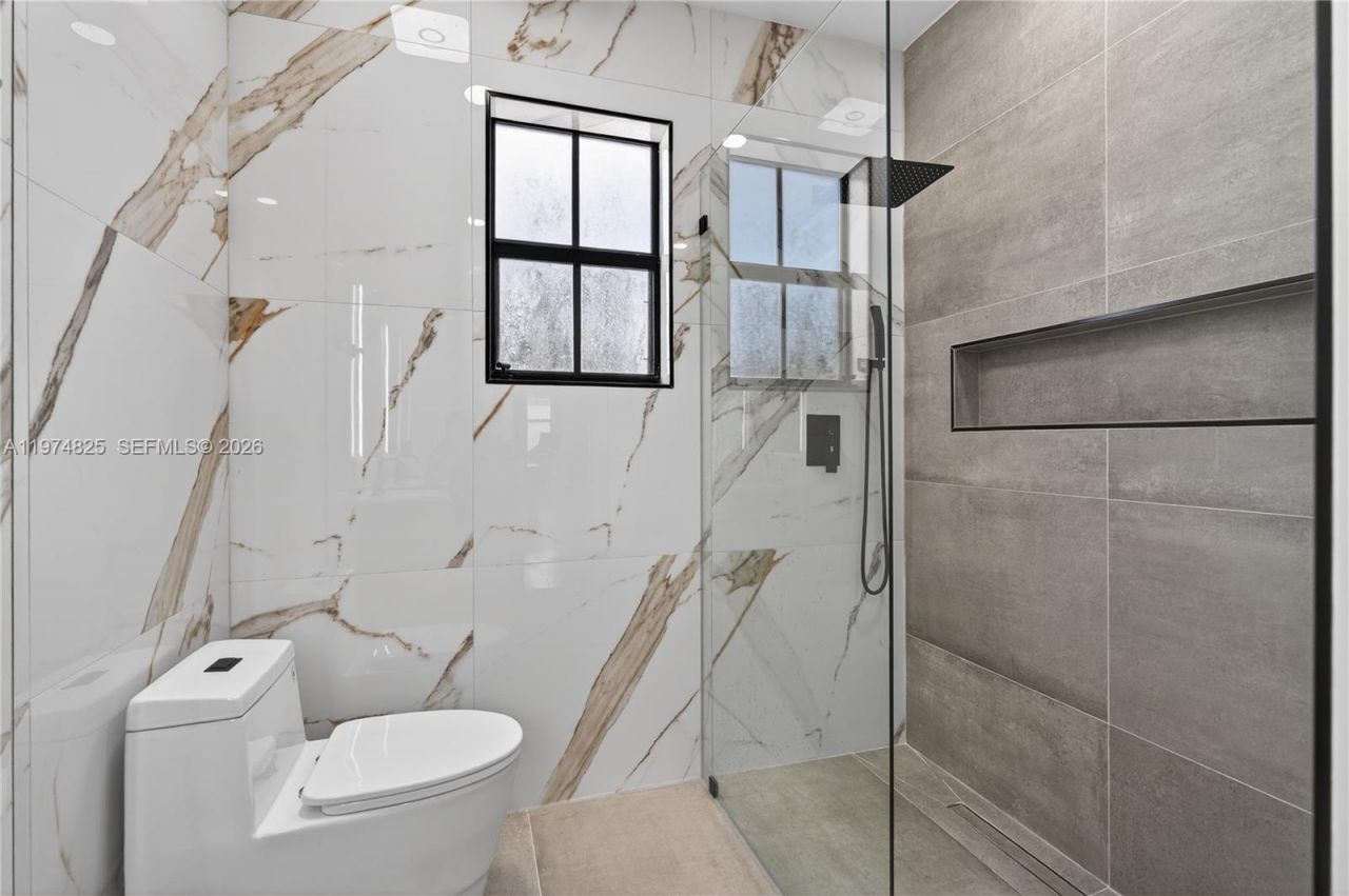 3542 W 93rd Pl, Hialeah, FL 33018 Photo