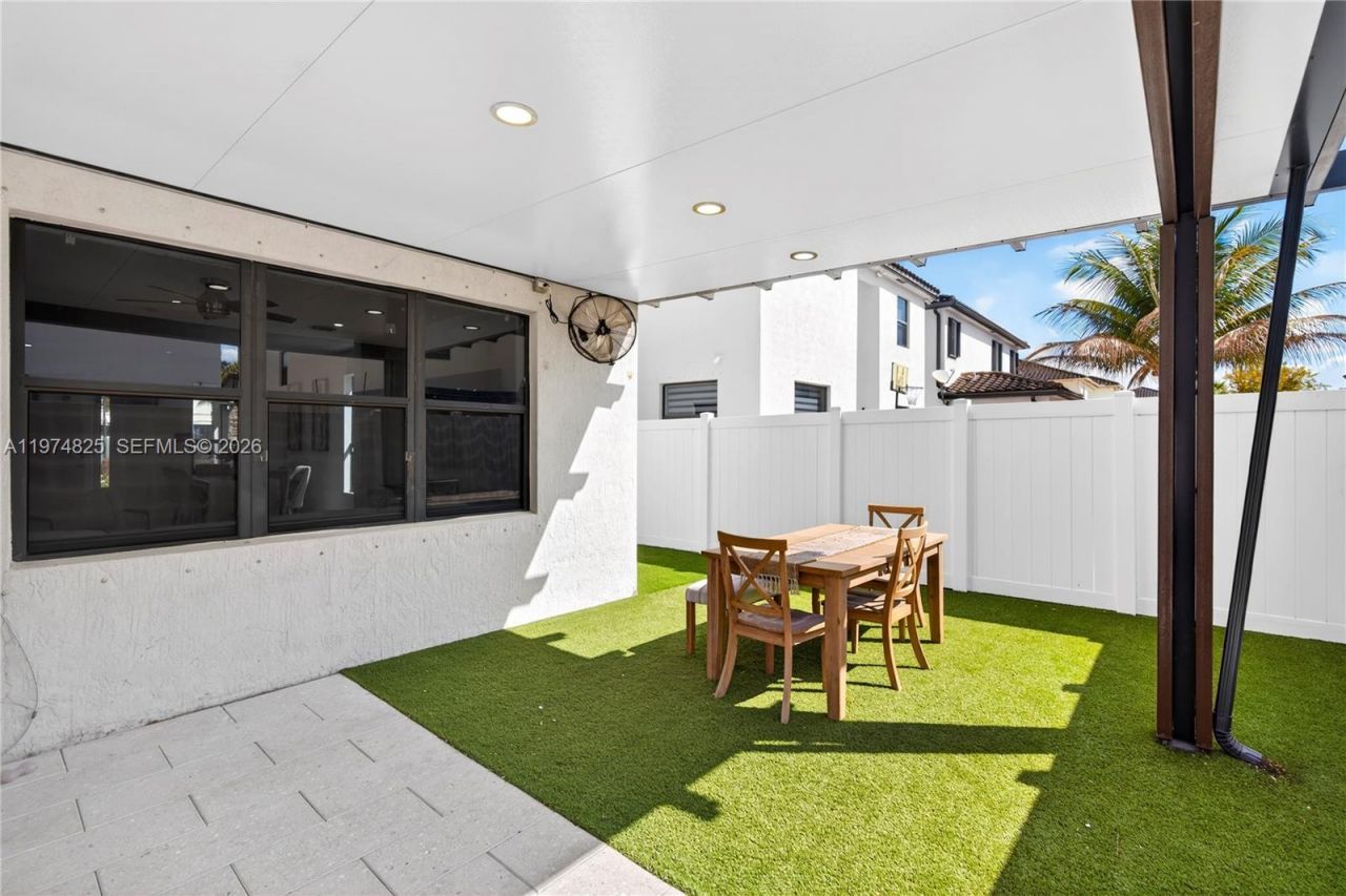 3542 W 93rd Pl, Hialeah, FL 33018 Photo