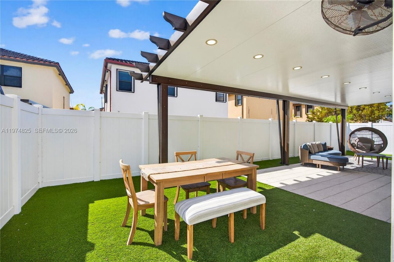 3542 W 93rd Pl, Hialeah, FL 33018 Photo