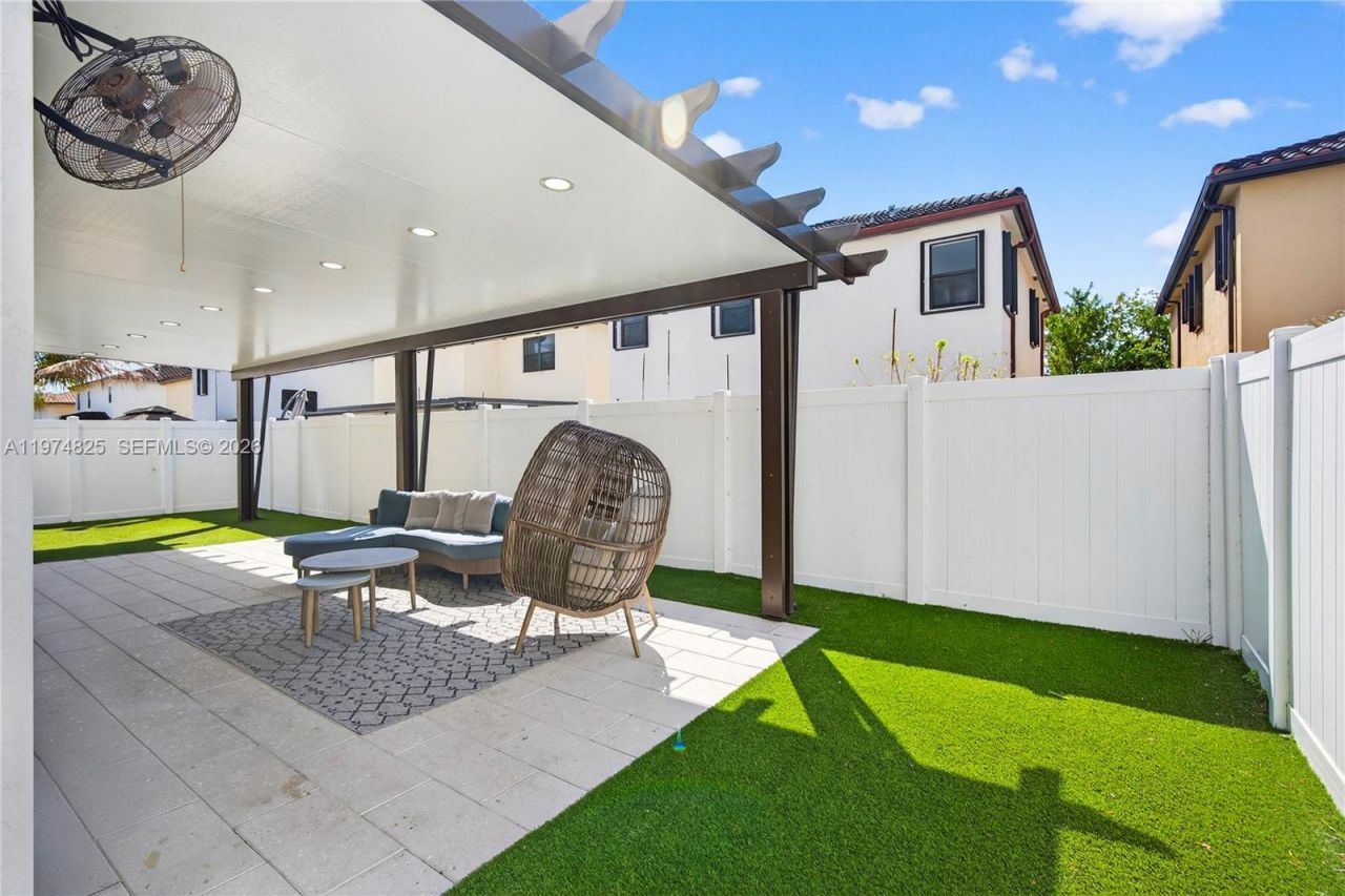 3542 W 93rd Pl, Hialeah, FL 33018 Photo