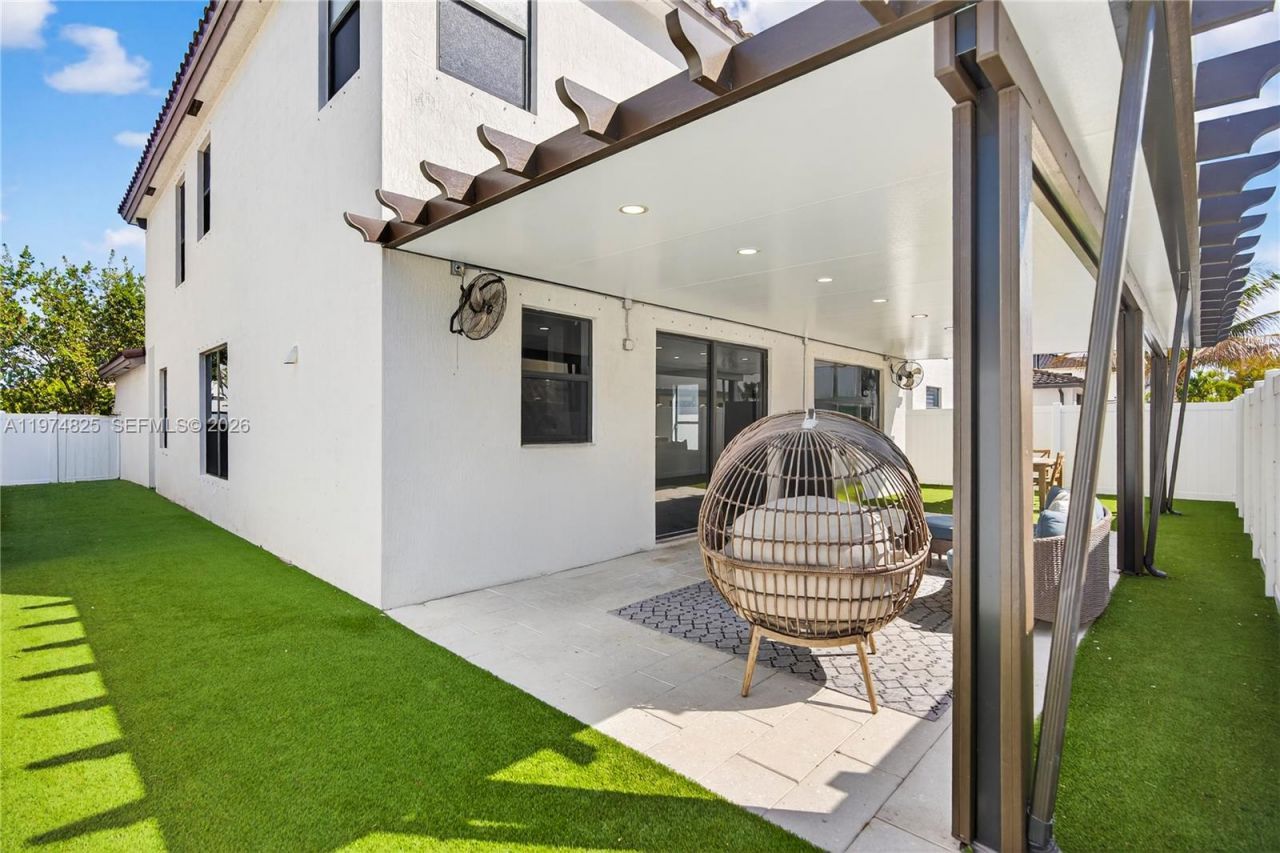 3542 W 93rd Pl, Hialeah, FL 33018 Photo