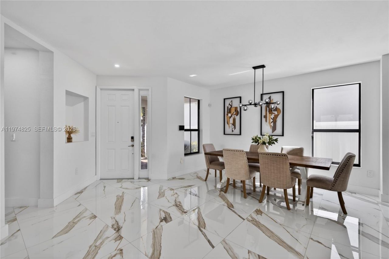 3542 W 93rd Pl, Hialeah, FL 33018 Photo