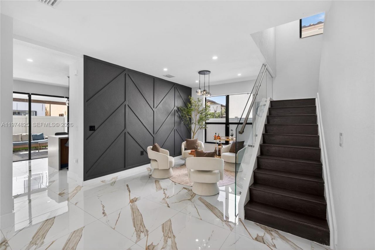 3542 W 93rd Pl, Hialeah, FL 33018 Photo