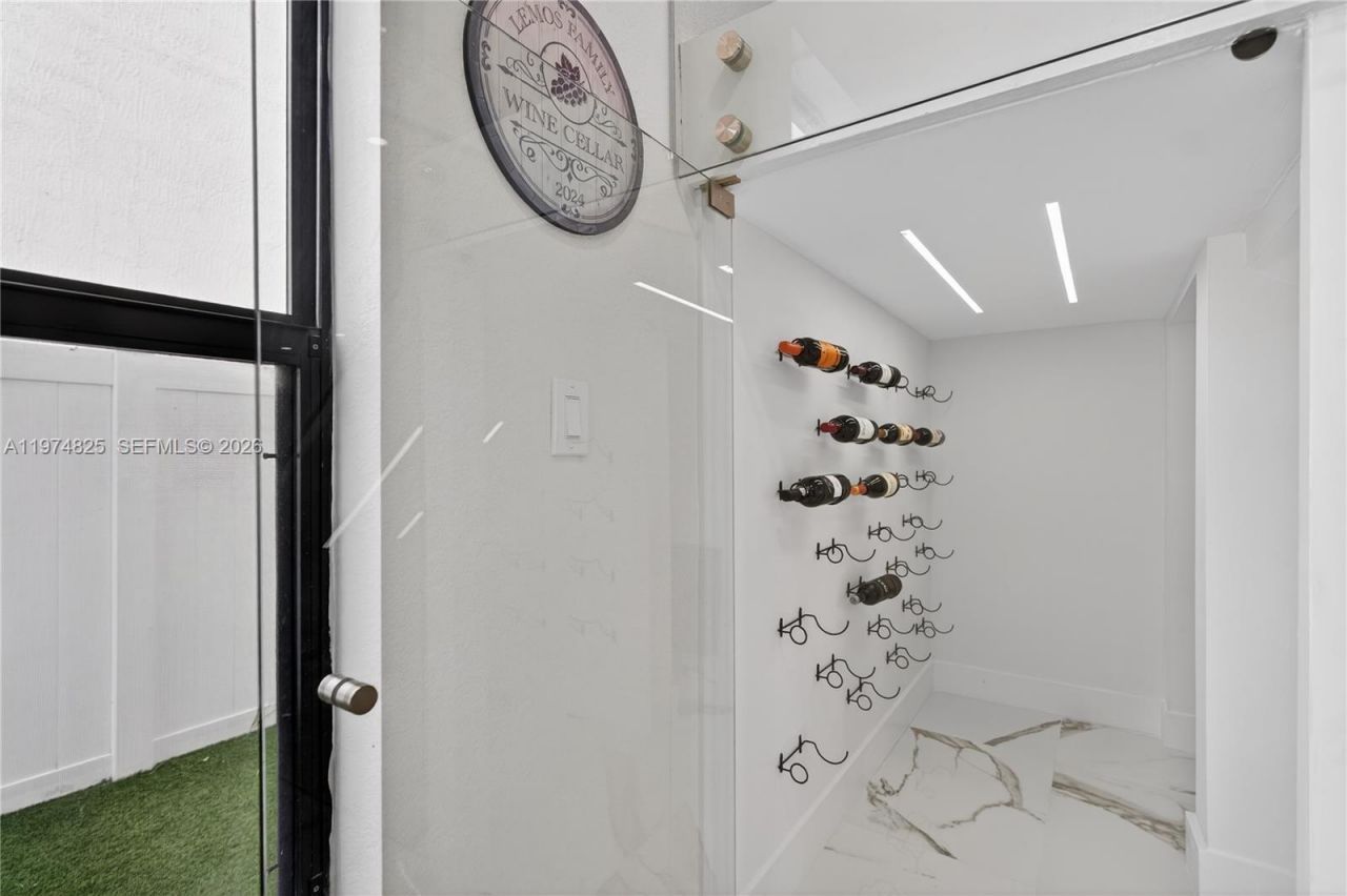 3542 W 93rd Pl, Hialeah, FL 33018 Photo