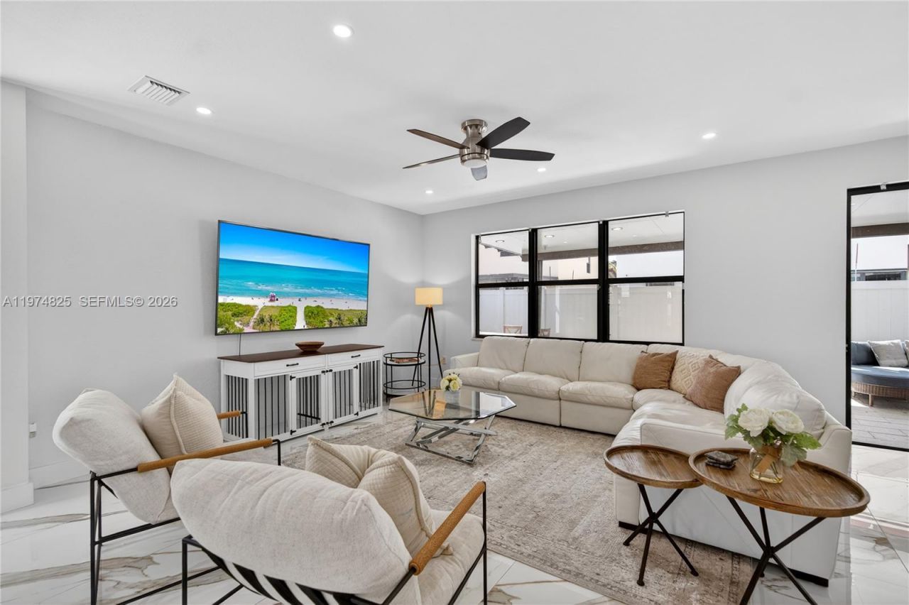 3542 W 93rd Pl, Hialeah, FL 33018 Photo