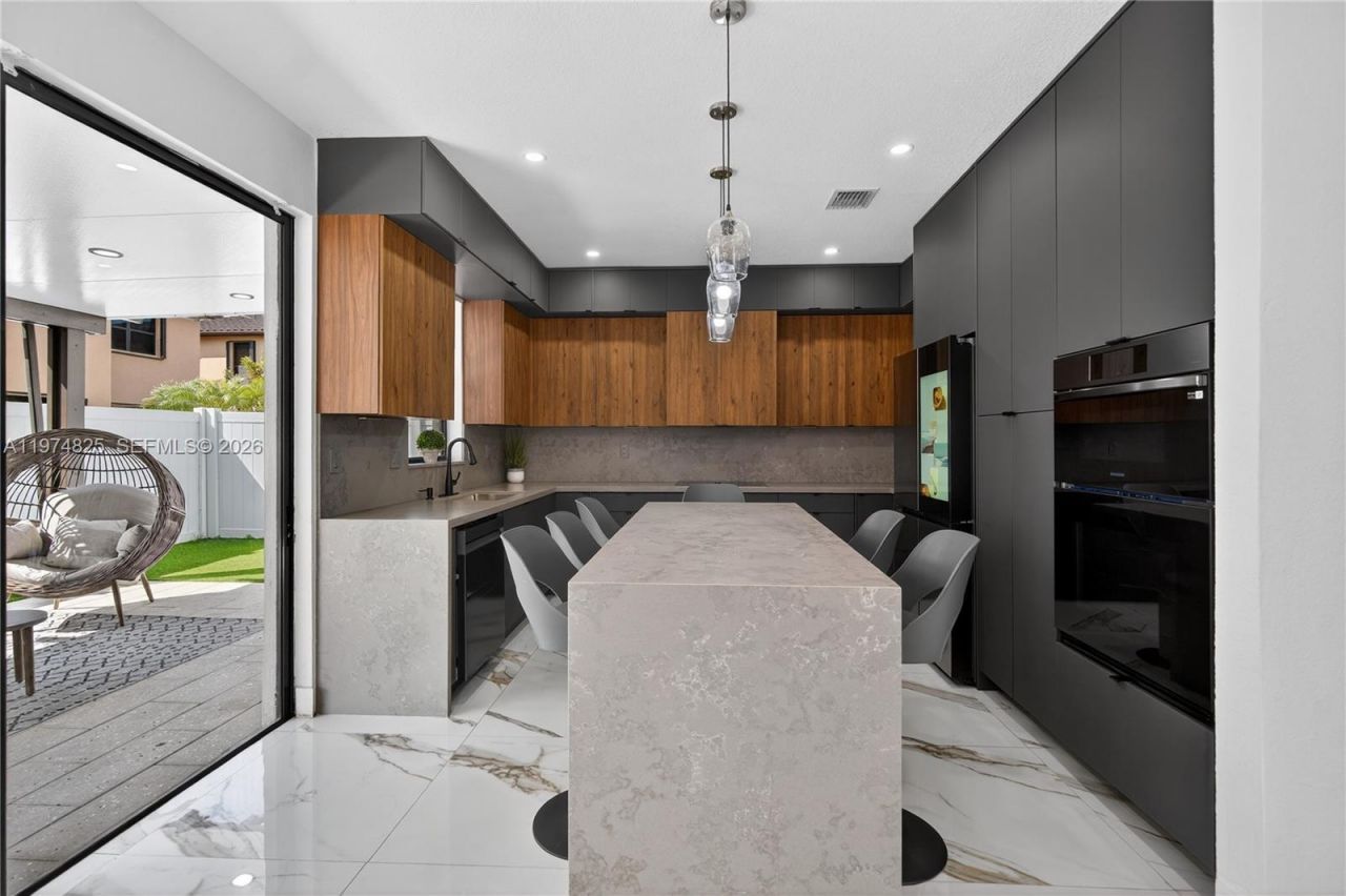 3542 W 93rd Pl, Hialeah, FL 33018 Photo