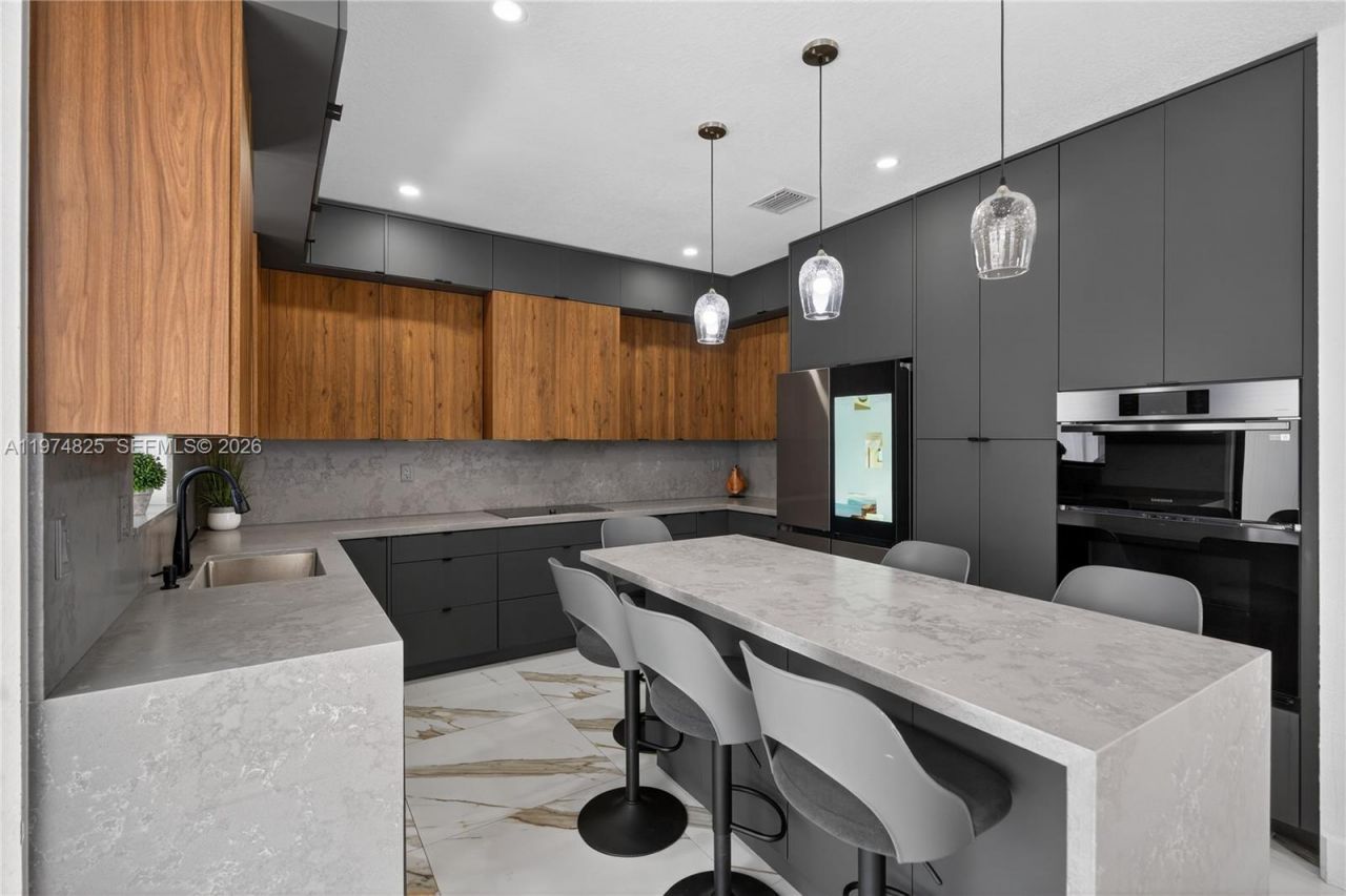 3542 W 93rd Pl, Hialeah, FL 33018 Photo