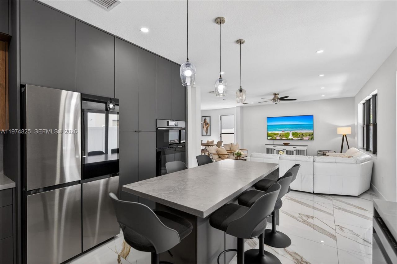 3542 W 93rd Pl, Hialeah, FL 33018 Photo