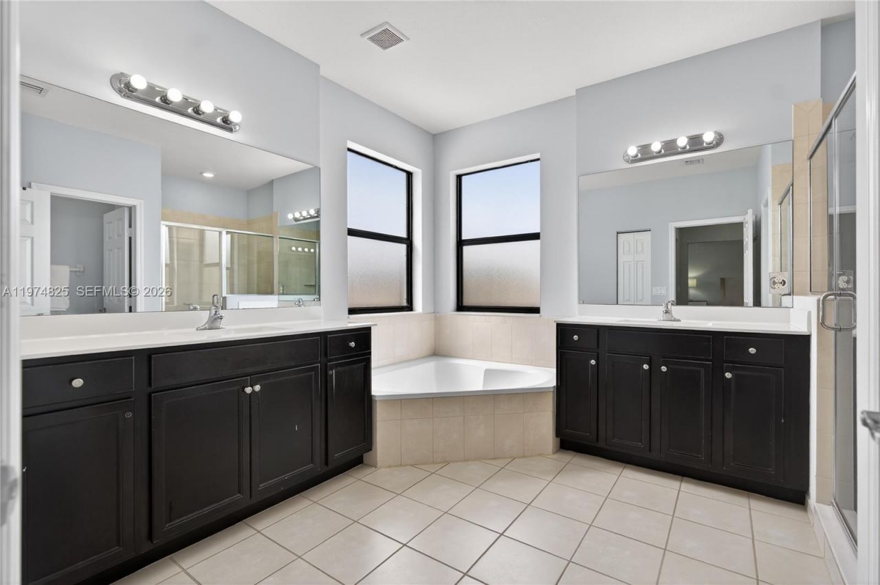 3542 W 93rd Pl, Hialeah, FL 33018 Photo