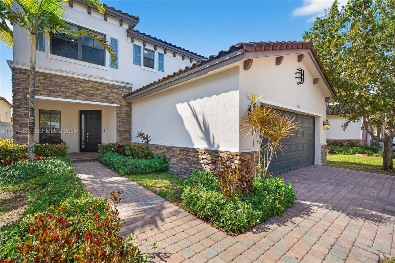 3542 W 93rd Pl, Hialeah, FL 33018 Photo