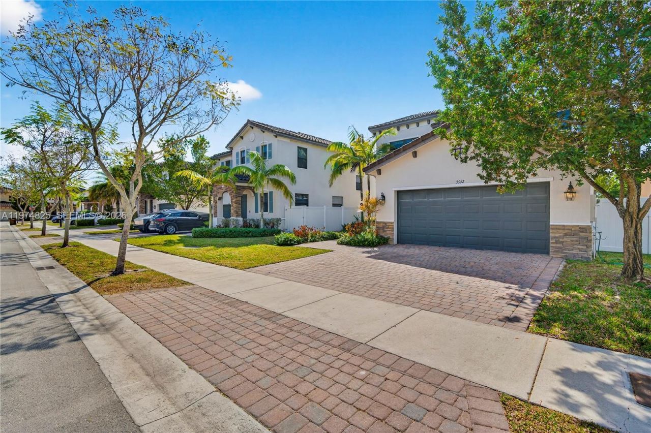 3542 W 93rd Pl, Hialeah, FL 33018 Photo