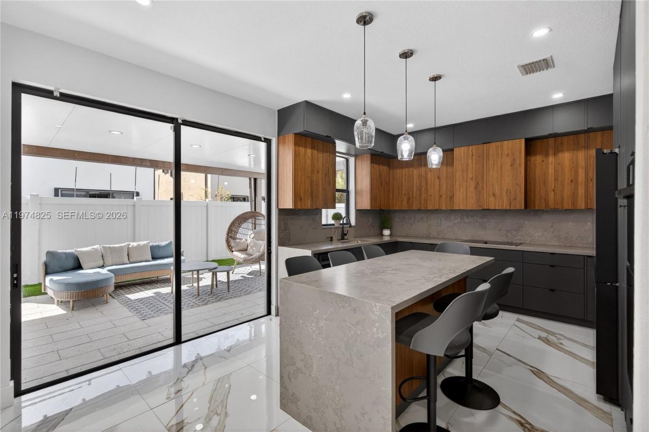 3542 W 93rd Pl, Hialeah, FL 33018 Photo