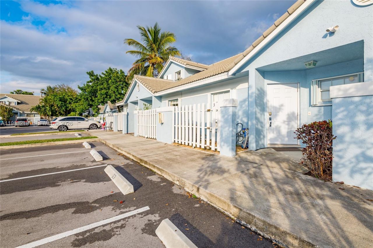 370 SE 2nd Ave, Unit G3, Deerfield Beach, FL 33441 Photo