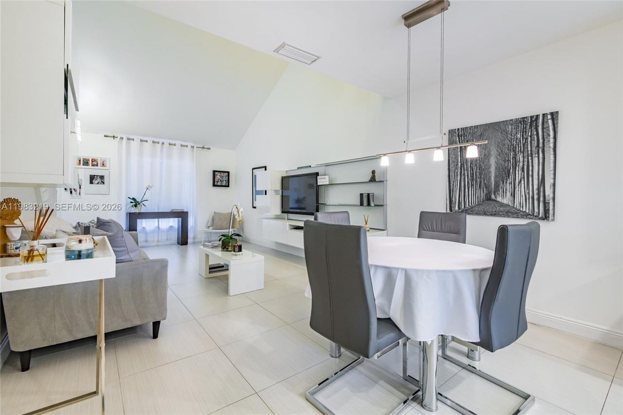 370 SE 2nd Ave, Unit G3, Deerfield Beach, FL 33441 Photo