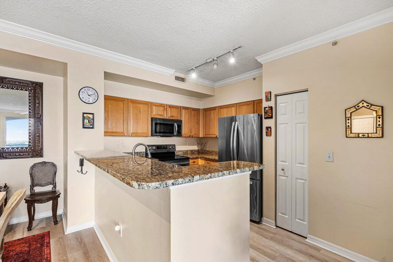 616 Clearwater Park Road, Unit 1206, West Palm Beach, FL 33401 Photo