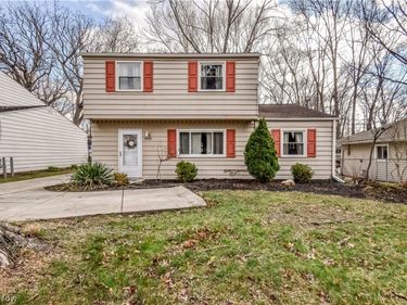 9925 Aldridge Drive, Columbia Station, OH 44028