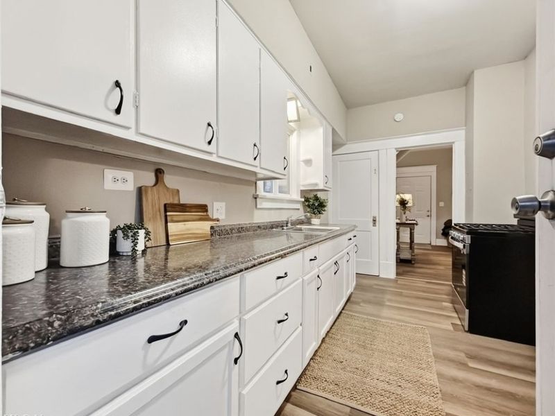 702 Dickson Street, Youngstown, OH 44502 Photo 8