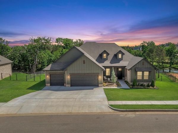 8110 Goldfinch Drive, Guthrie, OK 73044