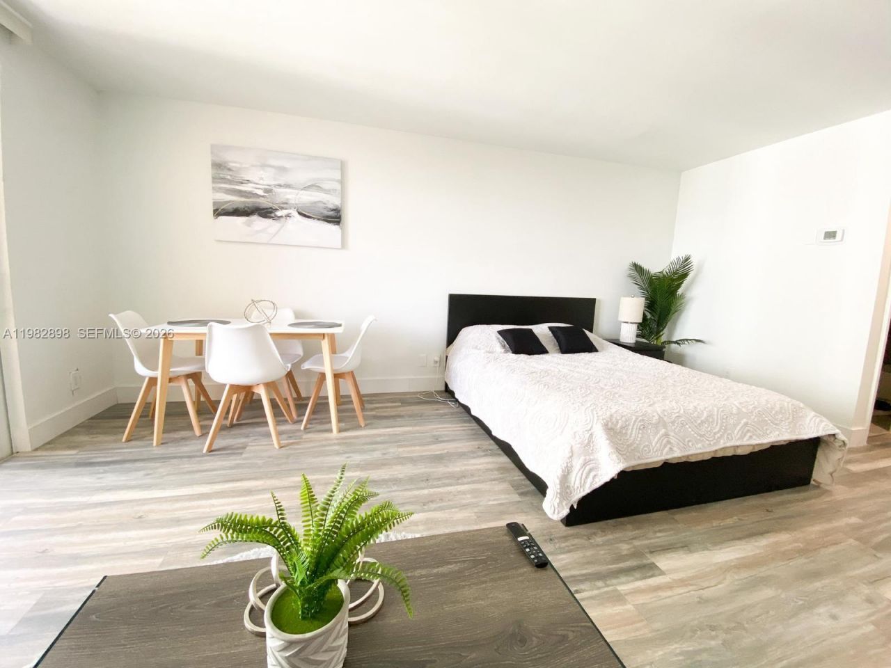 19201 Collins Ave, Unit 924, Sunny Isles Beach, FL 33160 Photo