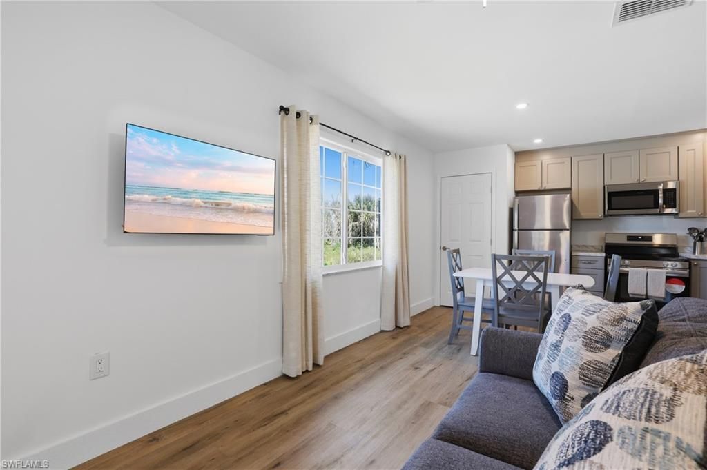 1046 Periwinkle Way, Sanibel, FL 33957 Photo