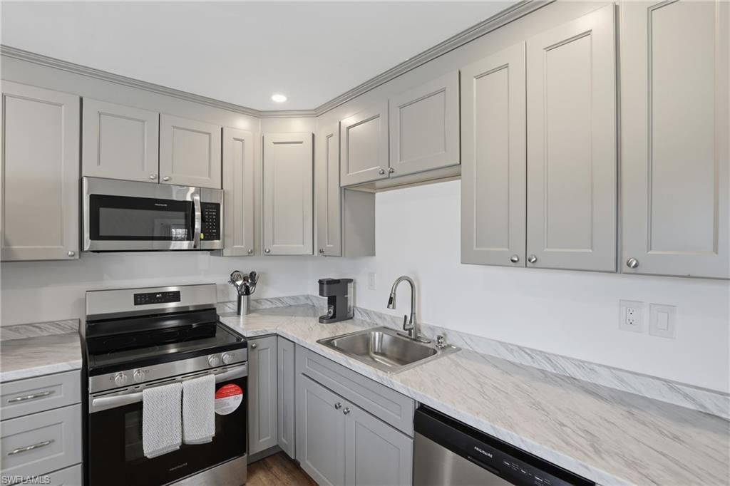 1046 Periwinkle Way, Sanibel, FL 33957 Photo