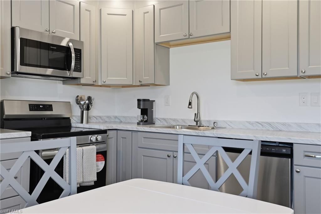 1046 Periwinkle Way, Sanibel, FL 33957 Photo