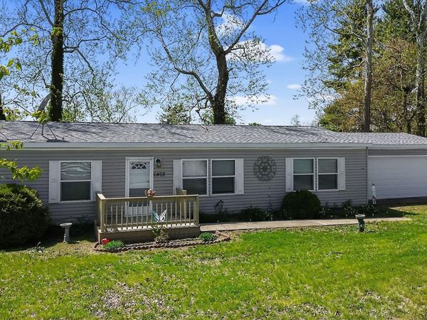 6468 N Bedford Bay Court , Monon, IN 47959