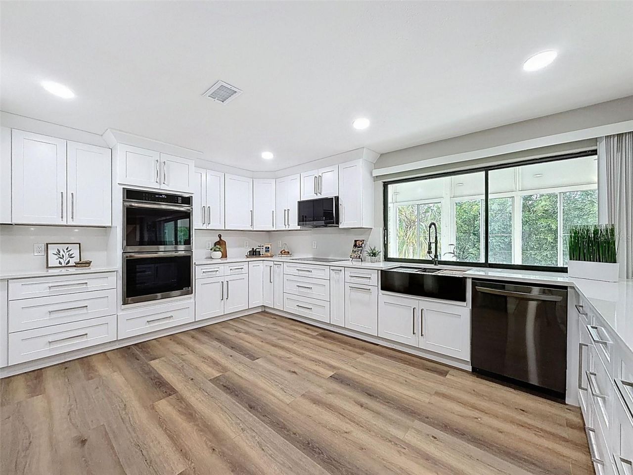 8430 144th Lane , Seminole, FL 33776 Photo