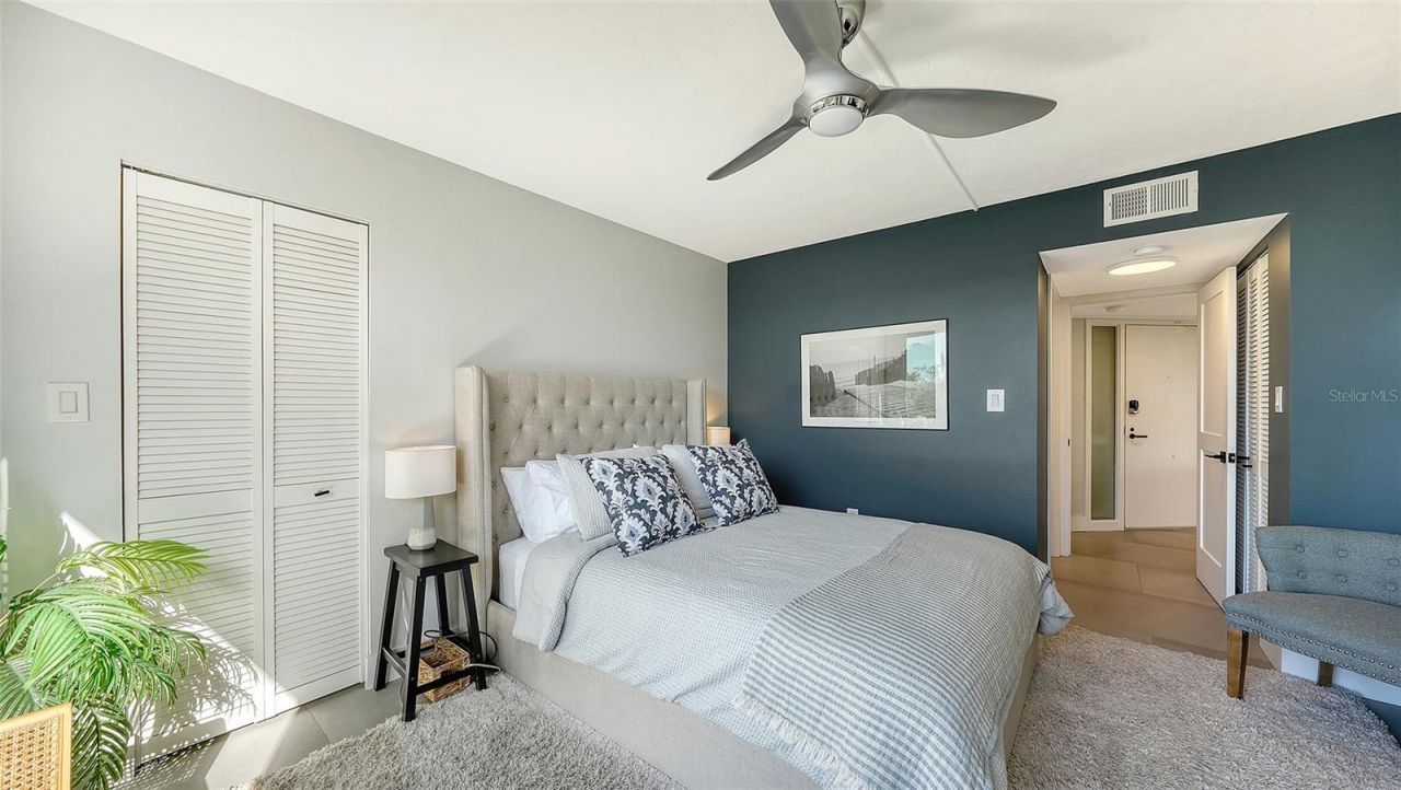 4900 Ocean Boulevard, Unit 304, Sarasota, FL 34242 Photo