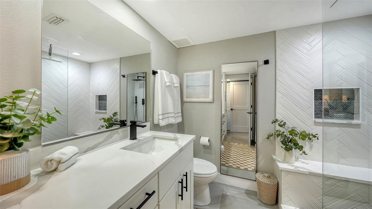 4900 Ocean Boulevard, Unit 304, Sarasota, FL 34242 Photo