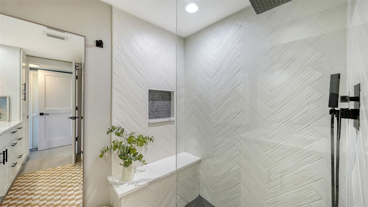 4900 Ocean Boulevard, Unit 304, Sarasota, FL 34242 Photo