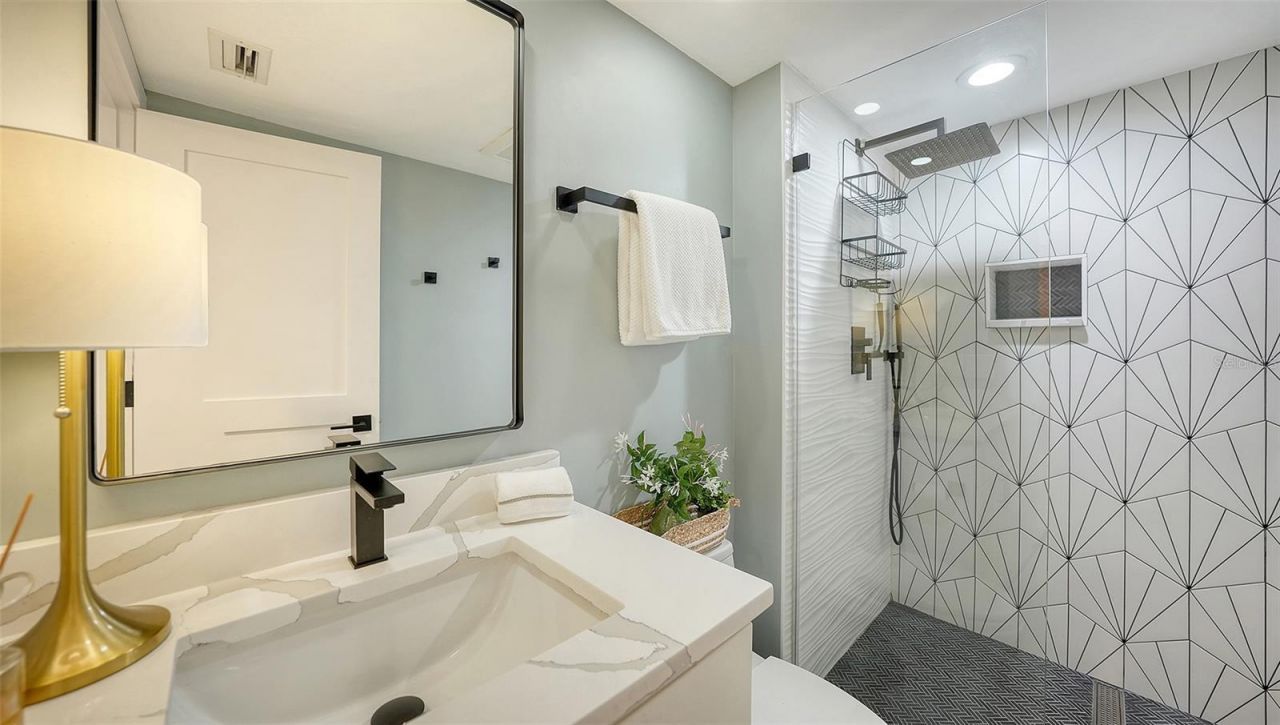 4900 Ocean Boulevard, Unit 304, Sarasota, FL 34242 Photo